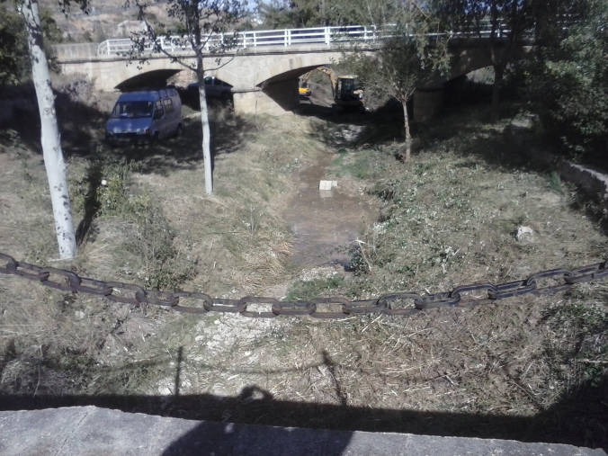 Limpieza cauce río Aguasvivas en Huesa del Común (Teruel)